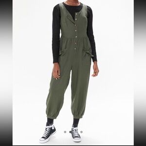 Linen Jumpsuit. Size Large.